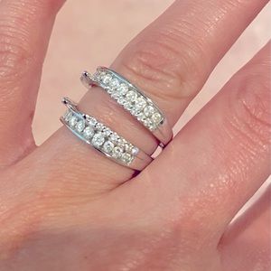 Engagement ring enhancer